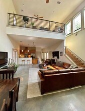 903 Cardinal Ln in Austin, TX - Building Photo - Building Photo