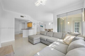 3255 NE 184th St, Unit 12410 in Aventura, FL - Foto de edificio - Building Photo