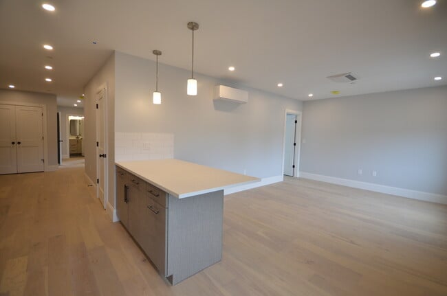 353 Market St, Unit 2