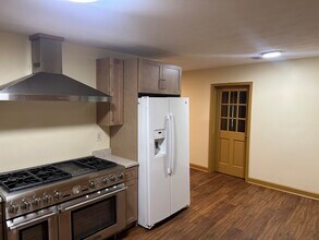 5066 Rockbridge Rd SW in Stone Mountain, GA - Foto de edificio - Building Photo