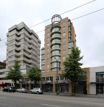 1139 W Broadway in Vancouver, BC - Building Photo - Building Photo