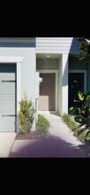 5331 Sylvester Loop in Tampa, FL - Foto de edificio - Building Photo