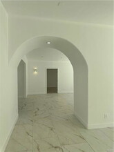 22322 Tiara St in Los Angeles, CA - Foto de edificio - Building Photo