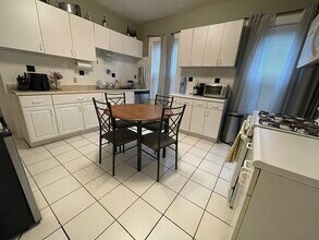 23 Forest Hills St, Unit 1 in Boston, MA - Building Photo - Building Photo