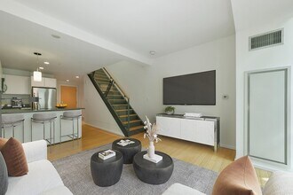 2 Earhart St in Cambridge, MA - Building Photo - Building Photo