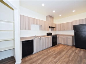 Ford Oaks Apartments in Gridley, CA - Building Photo - Building Photo