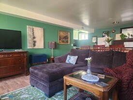 7153 18th Ave SW, Unit Downstairs Unit B in Seattle, WA - Building Photo