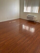 1285 Vin Scully Ave, Unit 5 in Los Angeles, CA - Building Photo - Building Photo