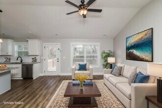 528 Hillandale St NE, Unit 3 in Concord, NC - Foto de edificio - Building Photo