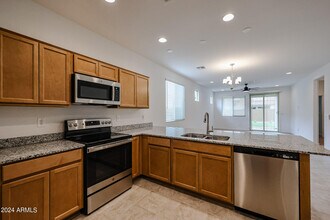 9005 W Georgia Ave in Glendale, AZ - Building Photo - Building Photo