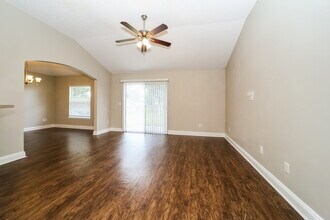 2631 Creek Ridge Dr in Green Cove Springs, FL - Building Photo - Building Photo