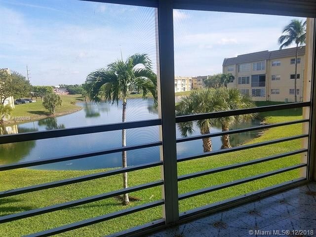 8350 Sunrise Lakes Blvd-Unit -201 in Sunrise, FL - Foto de edificio