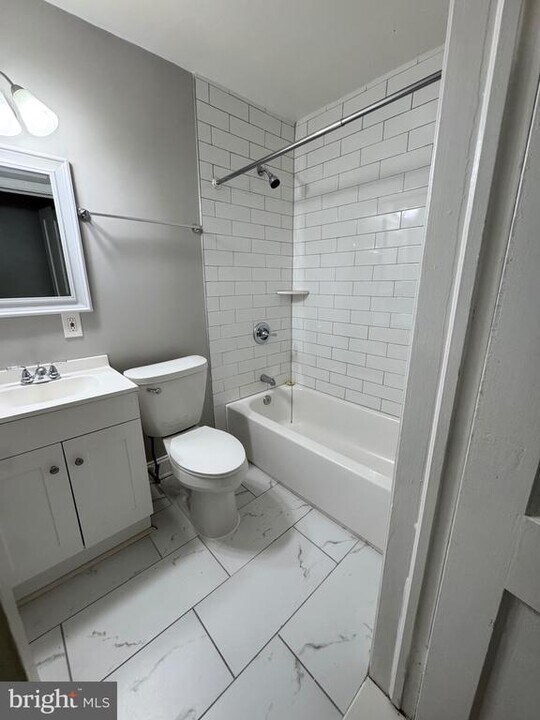 1104 Meridene Dr in Baltimore, MD - Building Photo