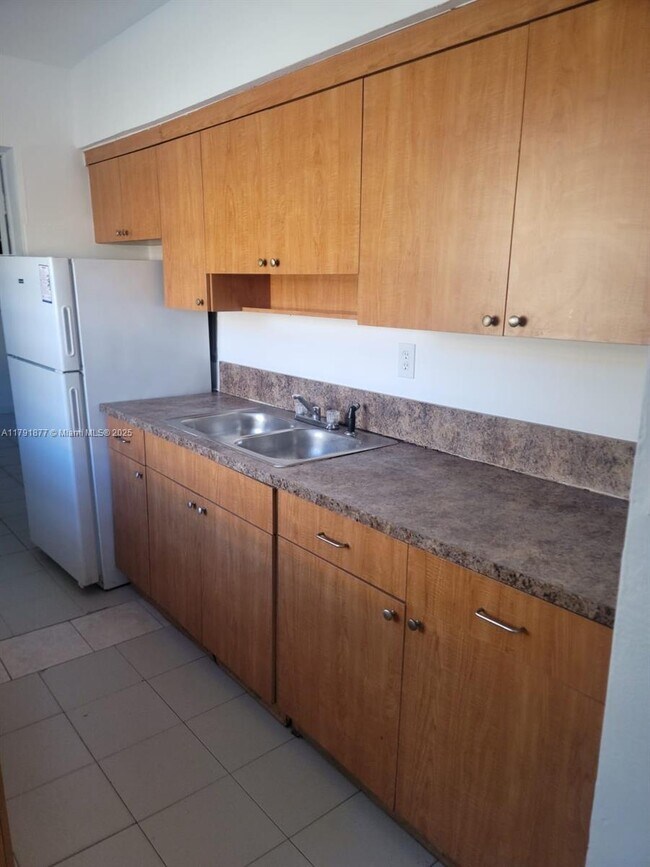 1176 NW 26th St-Unit -1178 in Miami, FL - Building Photo - Building Photo
