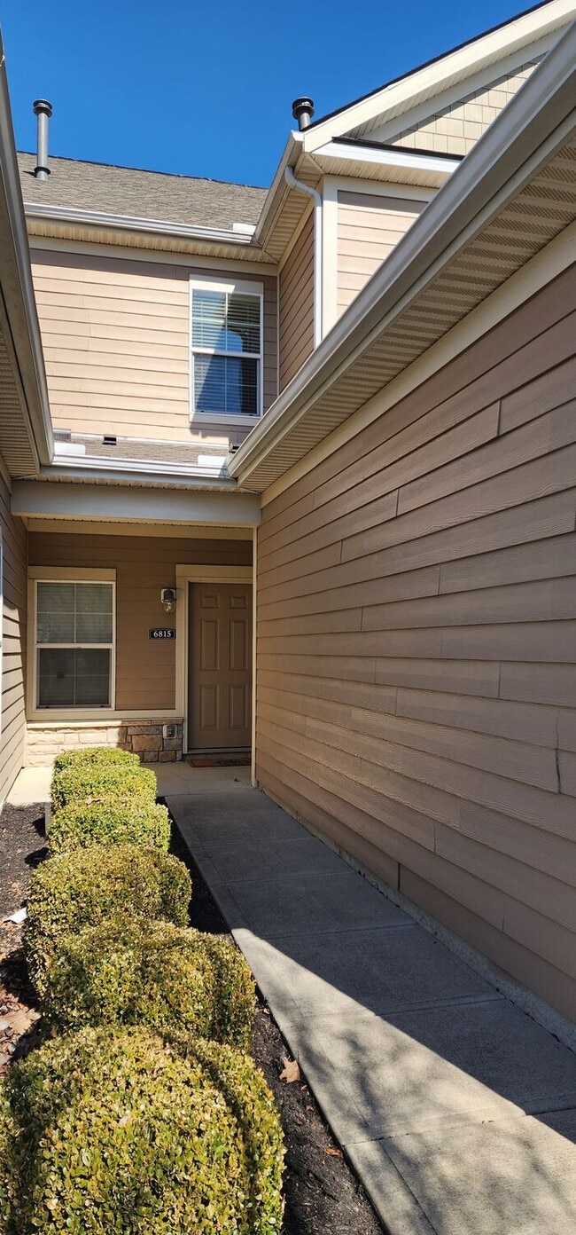 6815 Kinsale Ln in Powell, OH - Building Photo - Building Photo