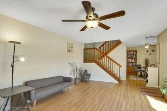 629 6th Way in West Palm Beach, FL - Building Photo - Building Photo