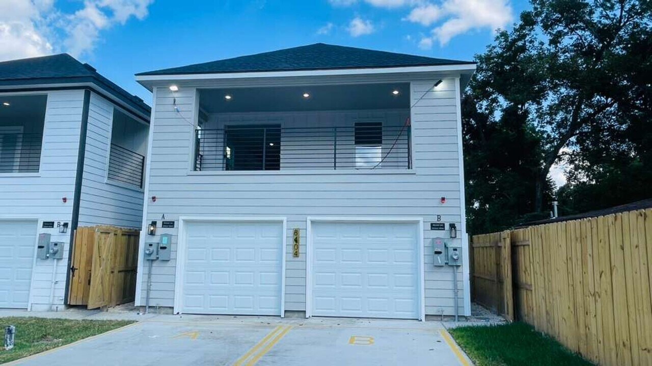 8404 De Priest St in Houston, TX - Building Photo
