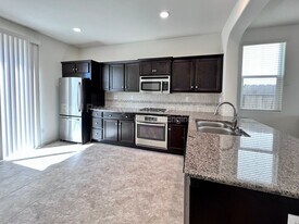 3584 Significant Way in Clovis, CA - Building Photo