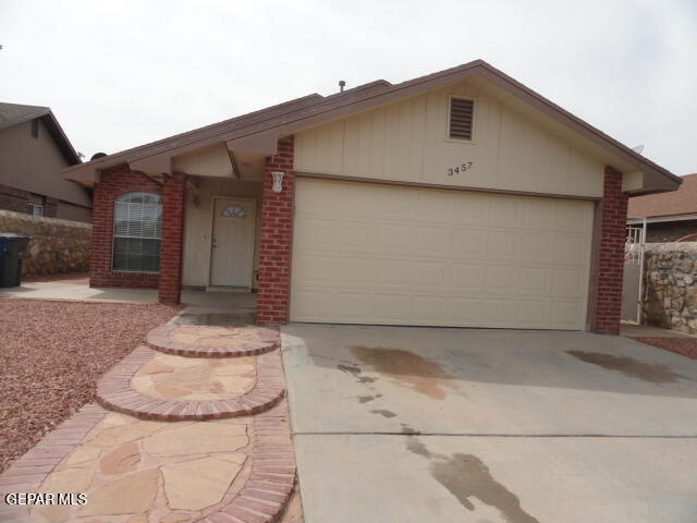 3457 Carlos Moran Ct in El Paso, TX - Foto de edificio