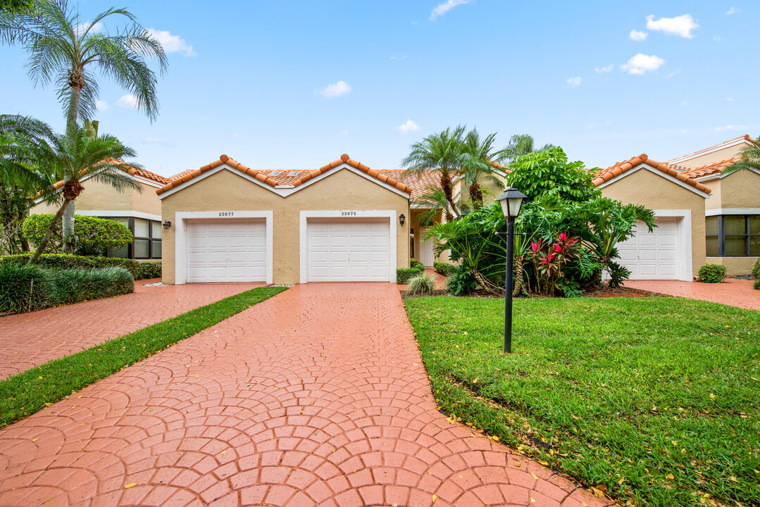 22675 Meridiana Dr in Boca Raton, FL - Building Photo