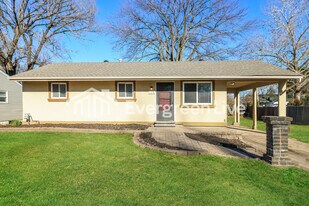 725 Tyson Dr in Florissant, MO - Building Photo