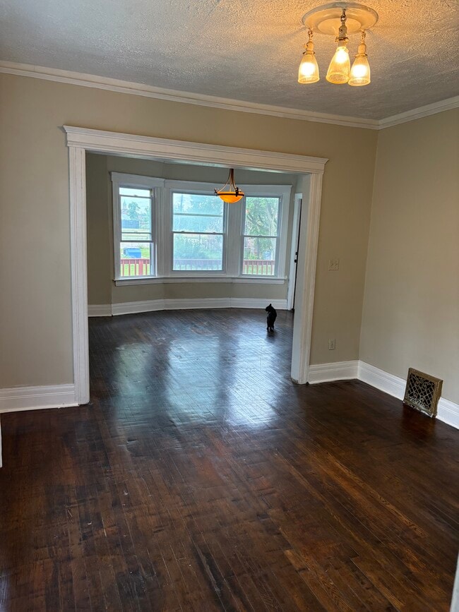9401 Navarre St, Unit East Village