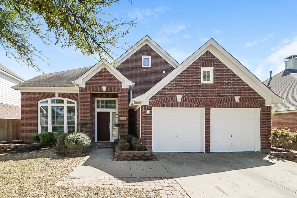 4525 Shady Hollow Dr in Fort Worth, TX - Building Photo