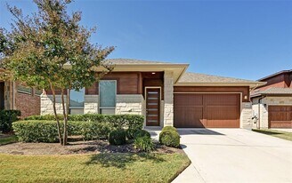5013 Paul Thomas Dr in Austin, TX - Building Photo