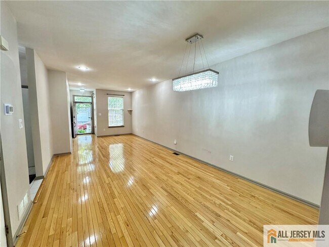 1905 Dahlia Cir in Dayton, NJ - Building Photo - Building Photo