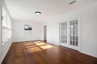 1704 Northwood Rd in Austin, TX - Building Photo - Building Photo