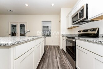 7625 Saffron Ave in Covington, GA - Foto de edificio - Building Photo