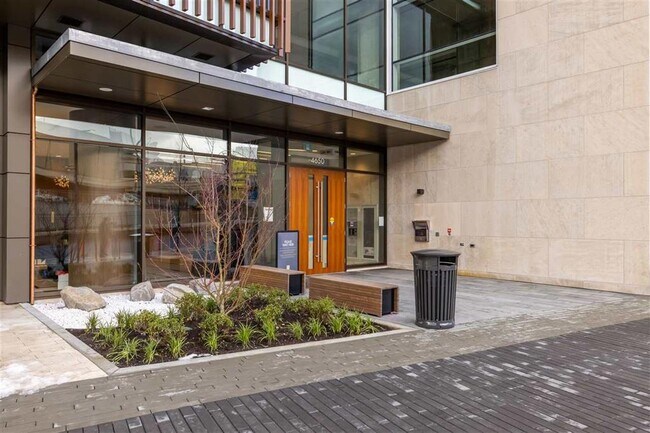 4650 Brentwood Blvd in Burnaby, BC - Building Photo - Building Photo
