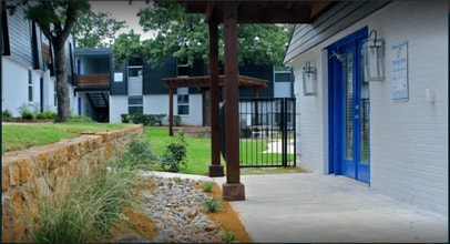 531 Bedford Rd in Bedford, TX - Building Photo - Building Photo