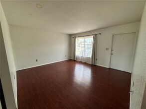 8575 Alam Ave in North Port, FL - Building Photo - Building Photo