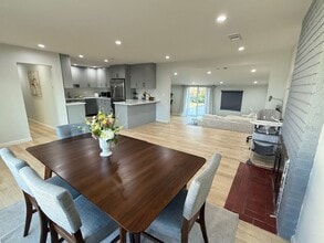 11452 Presidio Way in Garden Grove, CA - Foto de edificio - Building Photo