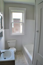 102 S 6th St-Unit -2 in Duquesne, PA - Building Photo - Building Photo