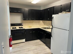 1334 Cricket Ln in Woodbridge Township, NJ - Building Photo - Building Photo