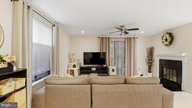 13201 Chalet Pl in Germantown, MD - Building Photo - Building Photo