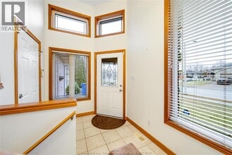 4304 Showdown Ave in Windsor, ON - Building Photo - Building Photo