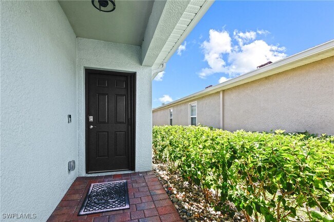 8720 Swell Brooks Ct in North Fort Myers, FL - Building Photo - Building Photo