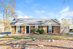 15809 Fairfield Dr in Matthews, NC - Building Photo