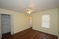 132 Brenda Dr photo'