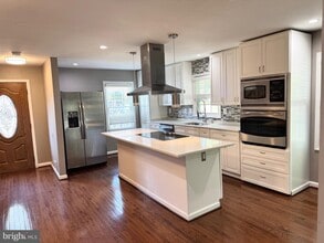 16611 Geddy Ct in Woodbridge, VA - Building Photo - Building Photo