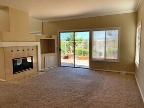 19431 San Marino Ct in Santa Clarita, CA - Building Photo - Building Photo