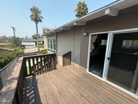 5301 Prosperity Ln in San Diego, CA - Building Photo