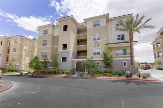 9133 Las Manaitas Ave in Las Vegas, NV - Building Photo - Building Photo