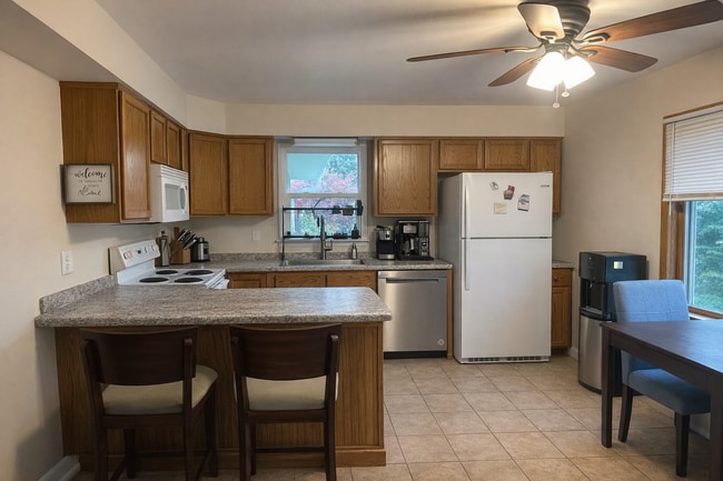 21355 Sierra Dr in Brookfield, WI - Building Photo - Building Photo