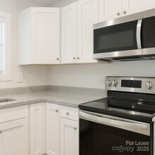 3024 Seymour Dr in Charlotte, NC - Building Photo - Building Photo