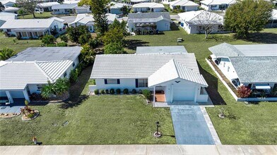 802 Buttonwood Dr in Bradenton, FL - Building Photo - Building Photo