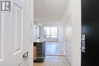 388 Prince of Wales Dr in Mississauga, ON - Building Photo - Building Photo